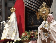 TE DEUM DE FRANCISCO, ORAÇÃO E SOBRIEDADE NO ÚLTIMO ATO DO ANO