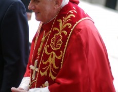 SANTOS E SANTAS: A DEVOÇÃO DE BENTO XVI