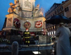PAPA FRANCISCO CUMPRE TRADIÇÃO EM DEVOÇÃO À IMACULADA CONCEIÇÃO