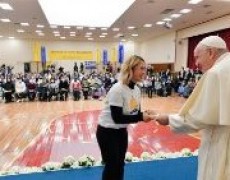 PAPA FRANCISCO PEDE AOS JOVENS QUE PROCUREM ENCONTROS REAIS E NÃO VIRTUAIS
