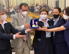 IRMÃS PAULINAS RECEBEM MEDALHA PEDRO ERNESTO NO RJ