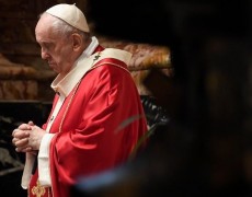 PAPA CELEBRA MISSA PELOS CARDEAIS E BISPOS FALECIDOS