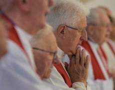 DIA DE ORAÇÃO PELOS SACERDOTES: ABRAÇAR A CRUZ PELA CAUSA DO EVANGELHO 