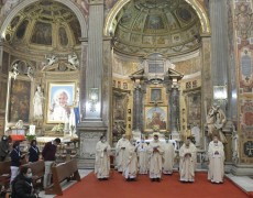 PAPA: NÃO VIVAMOS UMA FÉ PELA METADE, TORNEMO-NOS MISERICORDIOSOS 