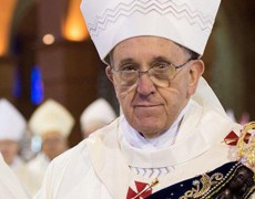 NO DIA DE APARECIDA, PAPA CONVIDA OS BRASILEIROS A REZAREM PELA PAZ 