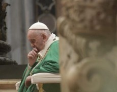 PAPA: SEM JULGAMENTOS, LEVEMOS AOS POBRES ESPERANÇA E TERNURA