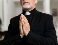 SACERDOTE BRASILEIRO RECOMENDA QUE GOSTEMOS DE NÓS MESMO