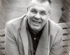 JORNALISTA DAURO MACHADO FAZ TARDE DE AUTÓGRAFOS NA ZONA SUL DO RIO