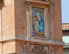 MÊS MARIANO NA BASÍLICA VATICANA