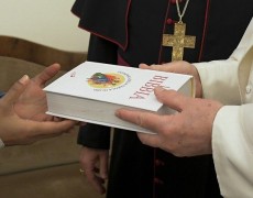 PAPA: “LEIAM O EVANGELHO TODOS OS DIAS”