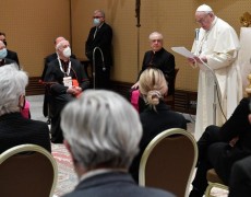 PAPA AOS ARTISTAS: SEJAM MENSAGEIROS DE TERNURA, ALEGRIA E ESPERANÇA