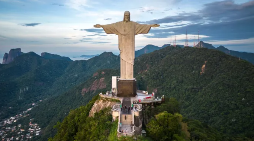 CRISTO REDENTOR TERÁ CONFISSÕES EM INGLÊS E ESPANHOL