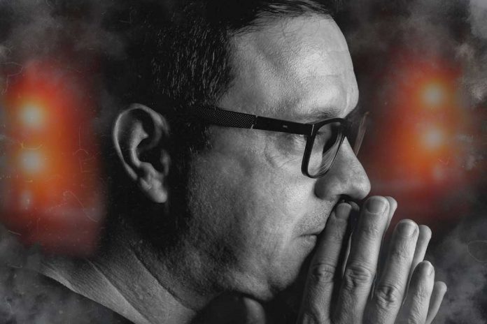 PE. DENIS-RICARD LANÇA MÚSICA EM CAMPANHA AO SETEMBRO AMARELHO 