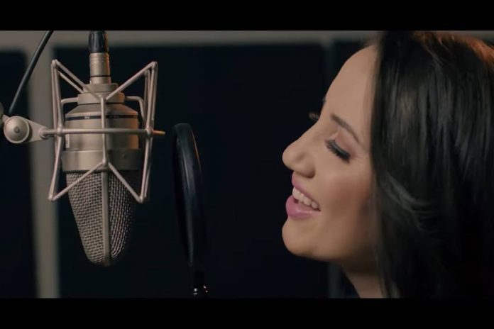 CANTORA IZABELA CARVALHO LANÇA SUA NOVA MÚSICA “DIA DE GRAÇA”