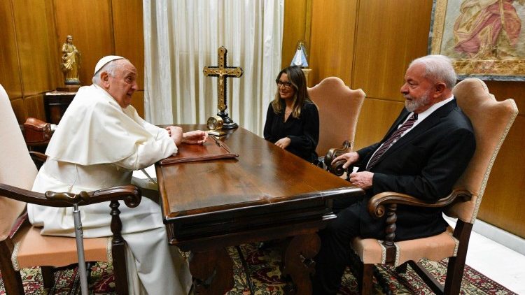 PAPA FRANCISCO RECEBE O PRESIDENTE DO BRASIL LUIZ INÁCIO LULA DA SILVA