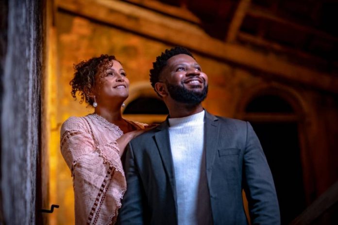 LÉO MANTOVANI LANÇA CANÇÃO NATALINA COM A PARTICIPAÇÃO DE ZIZA FERNANDES