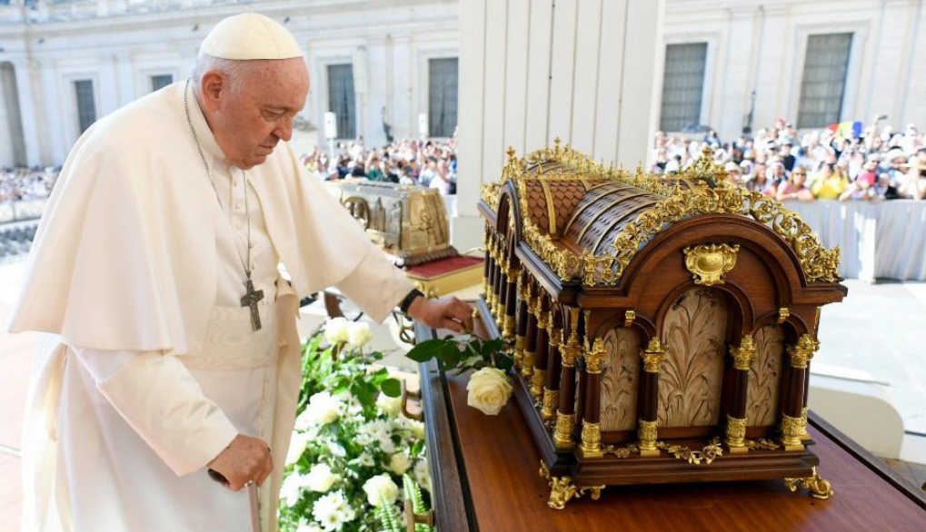 RJ RECEBE AS RELÍQUIAS DE SANTA TERESINHA DO MENINO JESUS
