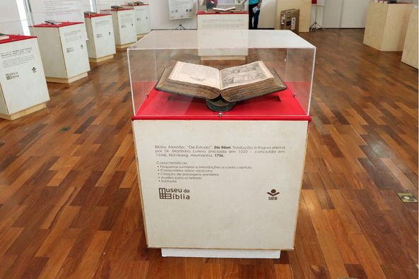 EXPOSIÇÃO DA BÍBLIA NO RIO VAI ATÉ DIA 10 DE DEZEMBRO