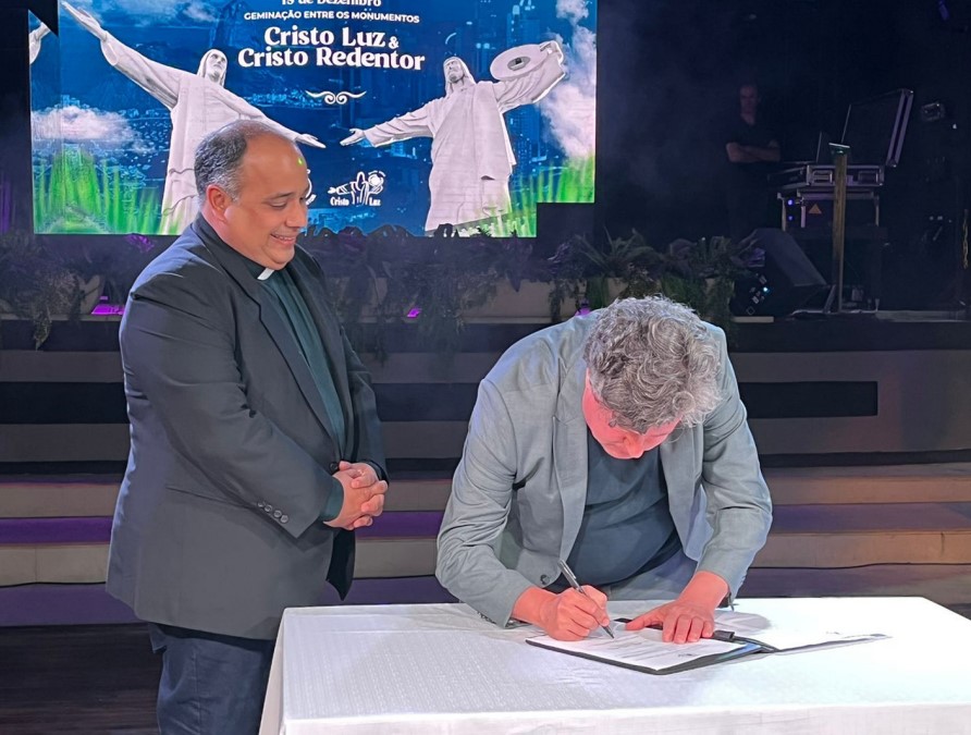 GEMINAÇÃO DO CRISTO REDENTOR COM O CRISTO LUZ DE SANTA CATARINA