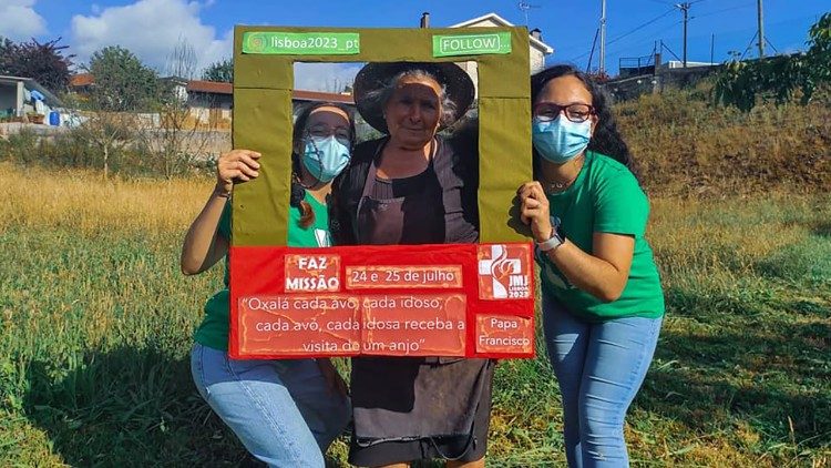 DIA DOS AVÓS: JOVENS EM MISSÃO