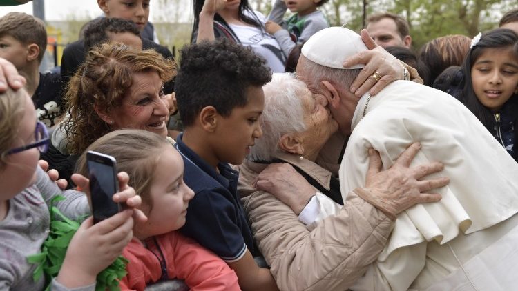 “NOS OLHOS DA MINHA BISAVÓ EU VIA O ETERNO” 