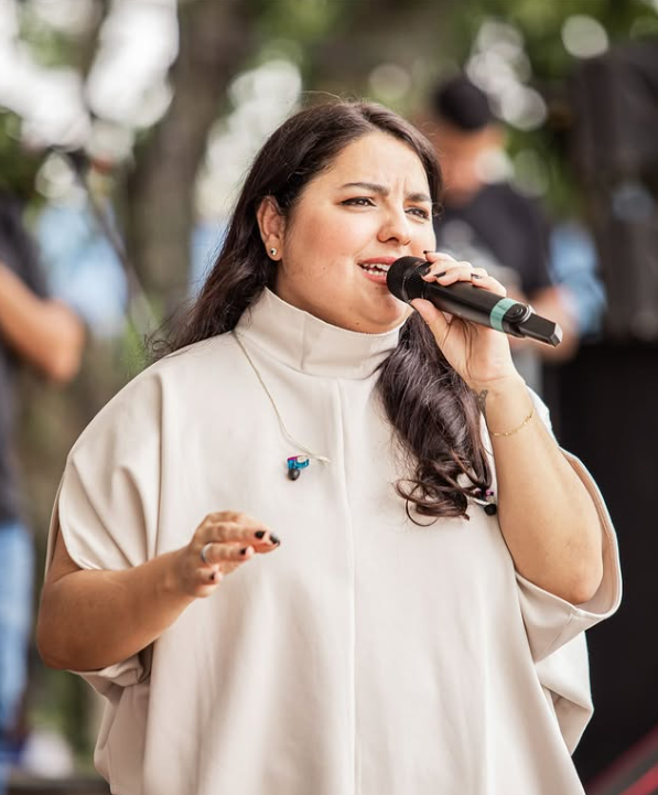 MARCELLE ROCHA RECEBE PRÊMIO NOSSA SENHORA DA PENHA DE CULTURA