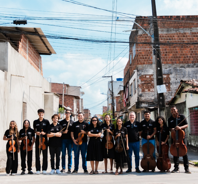 JOVENS DE PERIFERIA DO RECIFE LEVAM CONCERTOS PELA PAZ AO PAPA