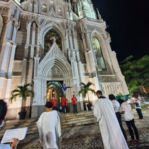 COM A PANDEMIA, IGREJAS ADAPTAM REALIZAÇÃO DA VIA-SACRA