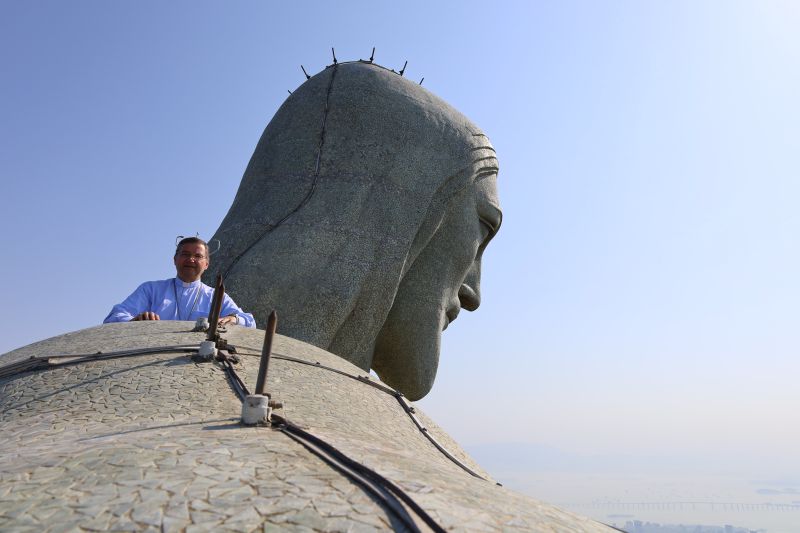 JMJ: NOS BRAÇOS DO CRISTO REDENTOR UM CONVITE AO MUNDO 