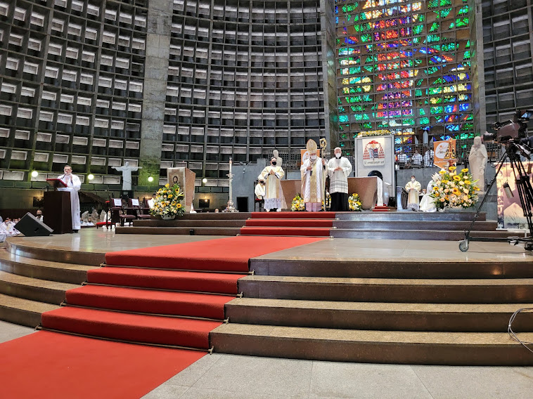 9ª FESTA DA UNIDADE ARQUIDIOCESANA: ENTREGUE OS RELATÓRIOS DA CONSULTA SINODAL 