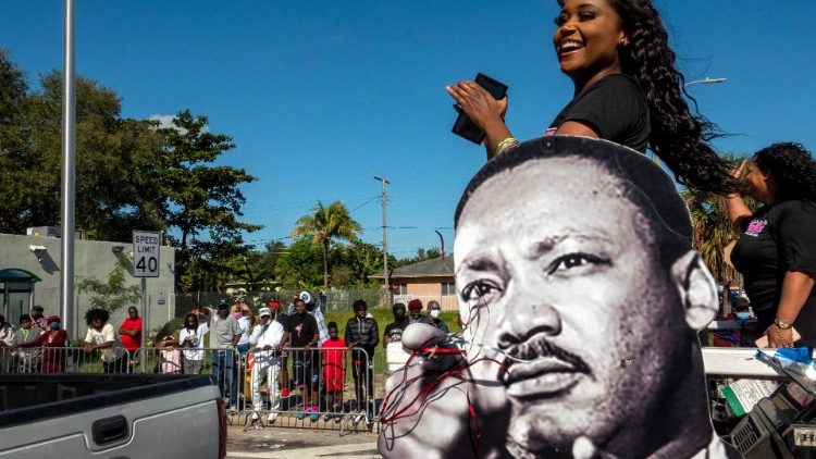 “MARTIN LUTHER KING DAY”: LIDERANÇA RELIGIOSA CONTRA A CRISE MORAL